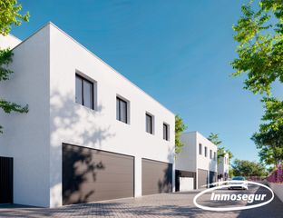 Casa aparellada  Carrer de la serra de llaberia 13. Nueva promoción de chalets en vilafortuny