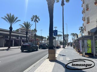 Miete Geschäftsraum  Avinguda del principat d'andorra. Amplio local a pocos pasos del paseo jaume i