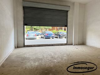 Locale commerciale in Carrer riu algars 5. Local con salida de humos