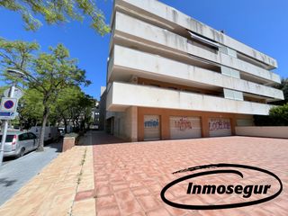 Local Comercial a Carrer del nord 25. Amplio local con terraza + salida de humos