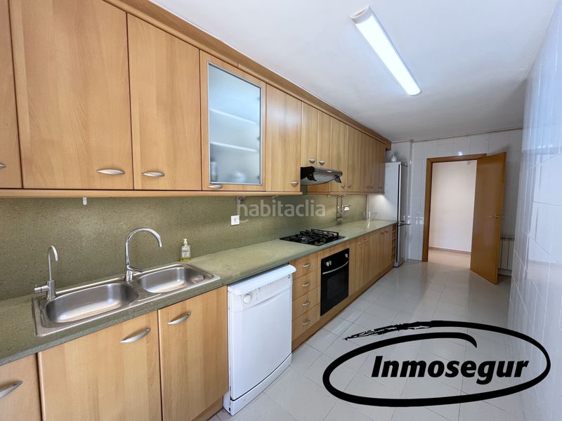 Foto 5389d158-3eb8-4965-b93c-d03e2482ef58. Pis a carrer de l'arquitecte ubach 14 a Centre Salou