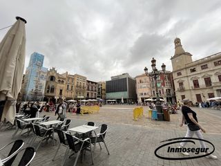 Traspàs Local Comercial a Plaça del mercadal 10. Creperia en traspaso en plaça mercadal, reus.