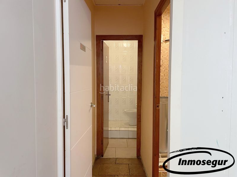 Foto 06a0d7da-8ec4-4835-a6fb-56f7ed28a5b4. Local comercial a carrer de barcelona 74 a Centre Salou