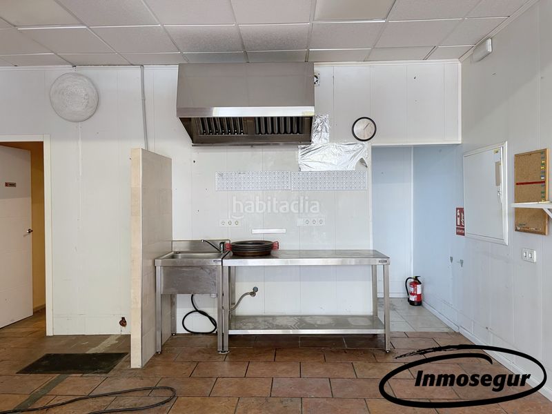 Foto 472769d1-54e8-4c3f-96cb-c75248660f41. Local comercial a carrer de barcelona 74 a Centre Salou
