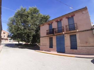 Edifici a Algueña. Edificio en venta en algueña, 11 dormitorios.