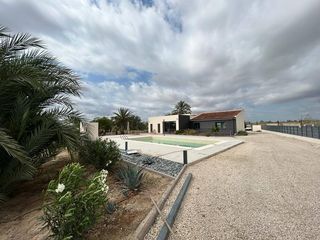 Masía en Crevillente. Casa de campo en venta en crevillent, 2 dormitorios.