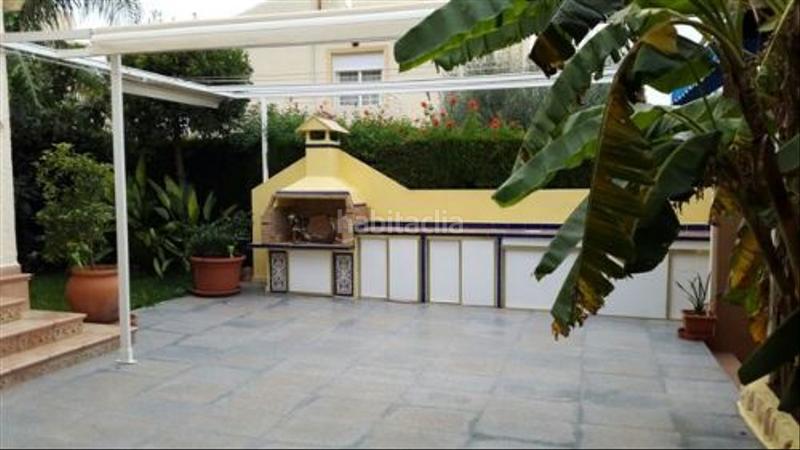 Foto 92af1555-1cb3-44de-a65f-e30dce8d3331. Chalet avec parking piscine dans Sierra Helada Benidorm