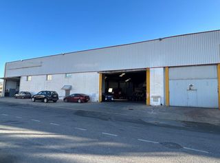 Industrial building in Crevillente. Nave industrial en venta en poligono ind. i8, 1 dormitorio.