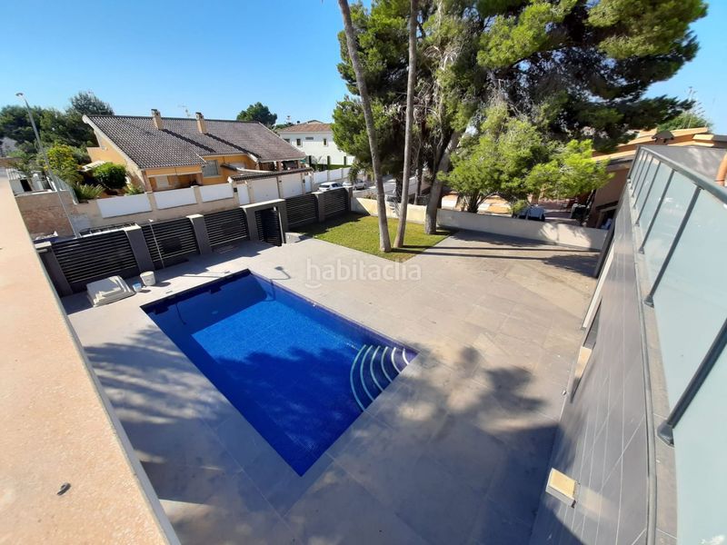 Foto 0d3f3eb7-c458-418e-a61a-80835e23eee7. Xalet amb calefacció aparcament piscina a Campoamor Orihuela