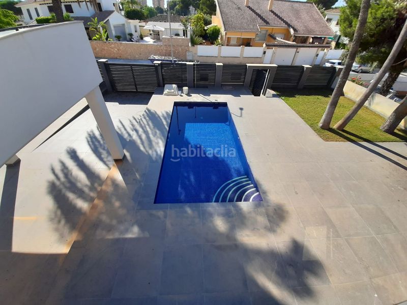Foto b3ec0799-b2a7-4ac6-aff8-171848c8d092. Xalet amb calefacció aparcament piscina a Campoamor Orihuela