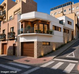 Terreny residencial a Crevillente. Solar en venta en santísima trinidad.