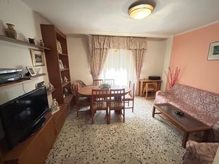 Etagenwohnung in Crevillente. Piso en venta en pabellón, 3 dormitorios.