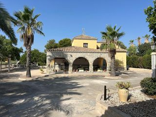 Mas à Crevillente. Casa de campo en venta en crevillent, 5 dormitorios.
