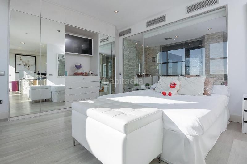 Foto afe0a51d-2c73-455e-a799-7dc7d5aa16d8. Àtic amb calefacció aparcament a Poblenou Barcelona