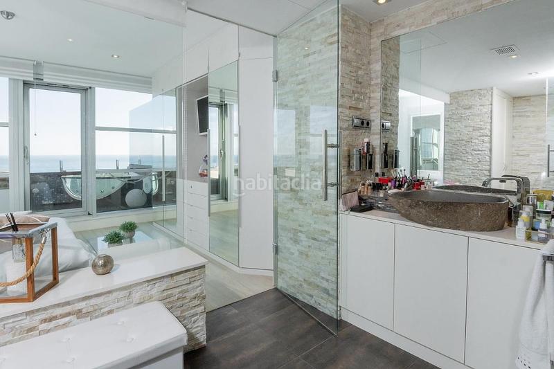 Foto 209e05f5-fb89-44d6-8d0f-9a34e4c79dd0. Penthouse with heating parking in Poblenou Barcelona