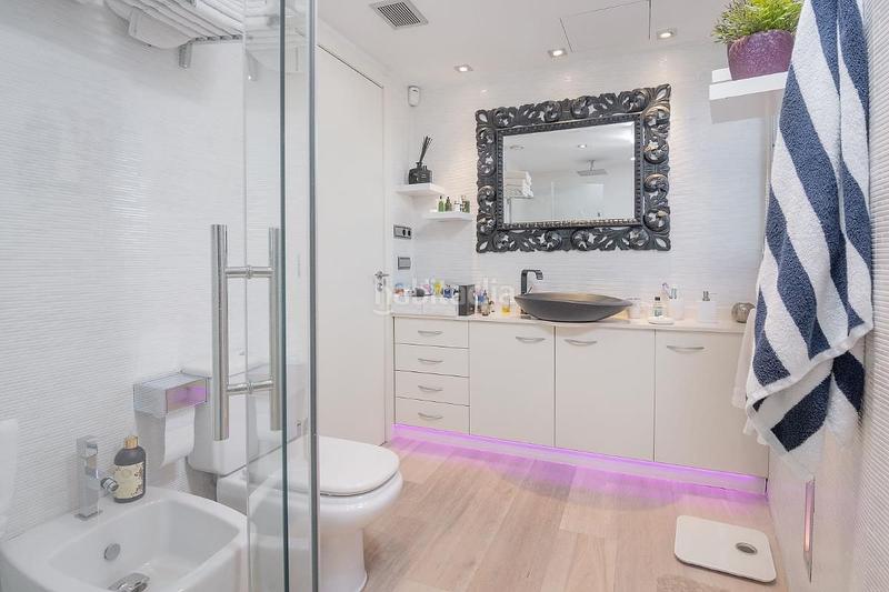 Foto 7411d7a1-a5c6-4f22-86e1-0ee85a97788d. Penthouse with heating parking in Poblenou Barcelona