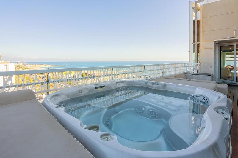 Foto f47eaf16-6a01-48e4-b8ef-d5ac0007c167. Penthouse with heating parking in Poblenou Barcelona