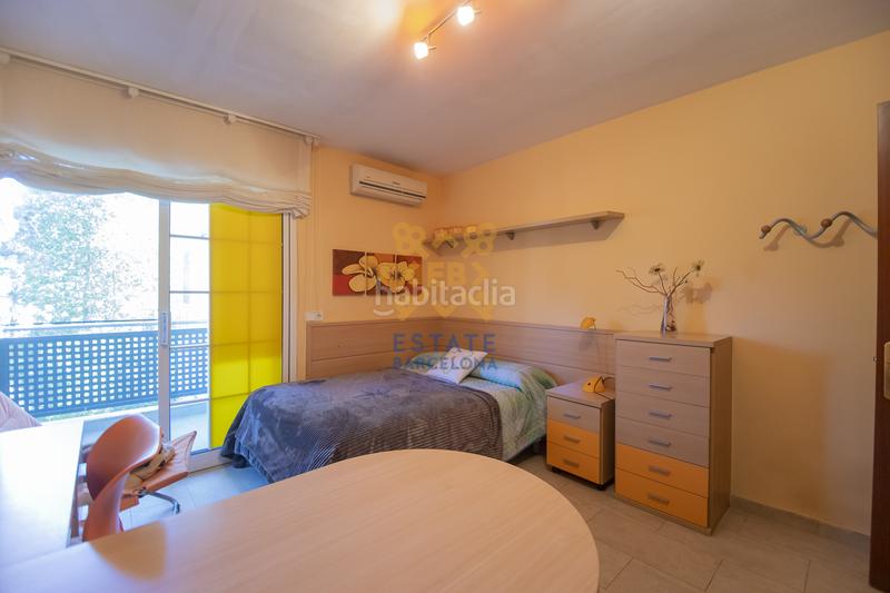 Foto 3a2ba92a-df11-4977-a21d-7c47204f0fe4. Casa amb xemeneia a pla de maset - cap de Salou Salou