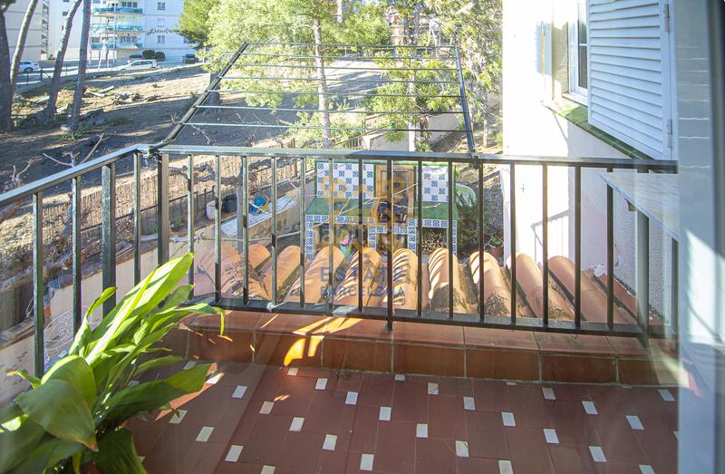 Foto 69a3bf5e-cb9c-444d-b19d-46789373f699. Casa amb xemeneia a pla de maset - cap de Salou Salou