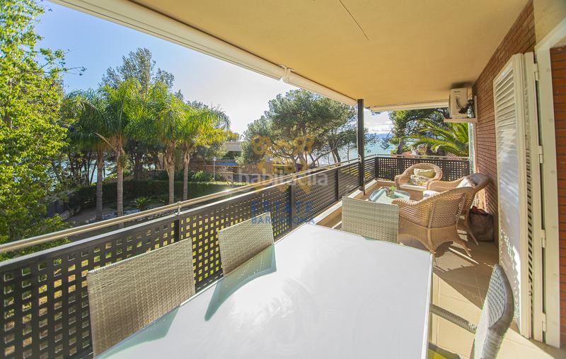 Foto b76f125b-bf44-46af-a4e6-c91ccb8be586. Casa amb xemeneia a pla de maset - cap de Salou Salou