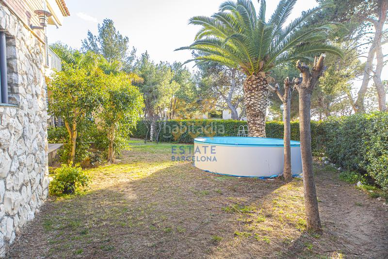 Foto c7f92d53-e9d3-46a7-9b57-74c43dbf8a4a. Casa amb xemeneia a pla de maset - cap de Salou Salou