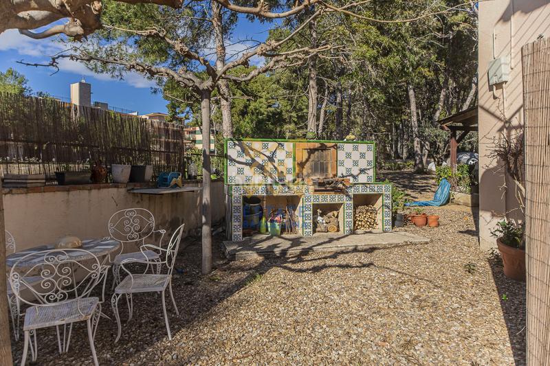 Foto d47fba8c-4c1b-4e24-97c5-5775109e2e78. Casa amb xemeneia a pla de maset - cap de Salou Salou