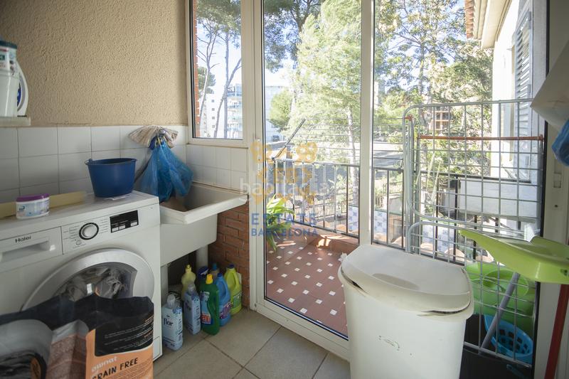 Foto d83c30dd-9d40-4ad0-b6d7-2d512cc0b971. Casa amb xemeneia a pla de maset - cap de Salou Salou