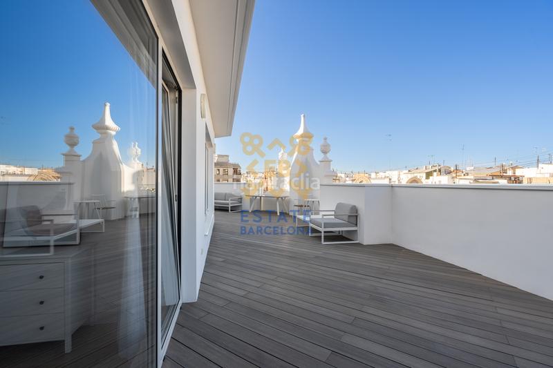 Foto f36247d1-9cd0-40e7-bfdf-b931067c0e44. Ático  con vistas en Russafa Valencia