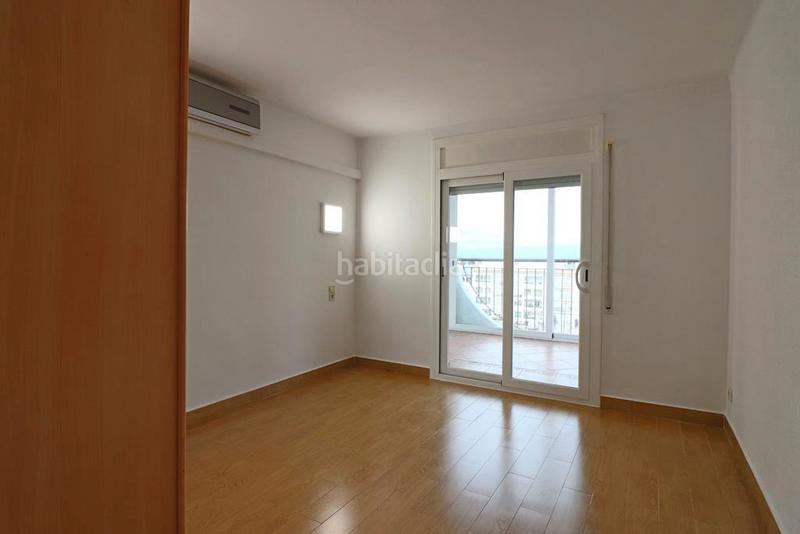 Foto 01c6581e-929c-4216-92b8-c576da3e2937. Ático en carrer salins 1 línea 1a piso con vistas al mar en Empuriabrava