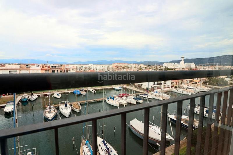 Foto 8e0b84cf-1306-4518-9356-32169e9bf695. Ático en carrer salins 1 línea 1a piso con vistas al mar en Empuriabrava