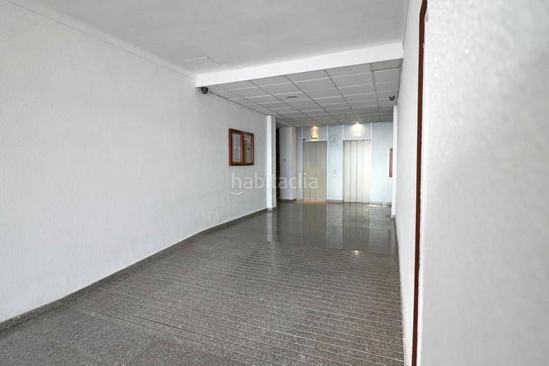 Foto bc3e1bdd-aac5-4ab0-b49a-1304a5a9925d. Ático en carrer salins 1 línea 1a piso con vistas al mar en Empuriabrava