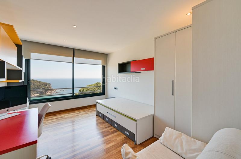 Foto 1f4939d7-7d96-461b-a45a-1786a5bdd6e1. Casa con riscaldamento parcheggio piscina in Canyelles Lloret de Mar