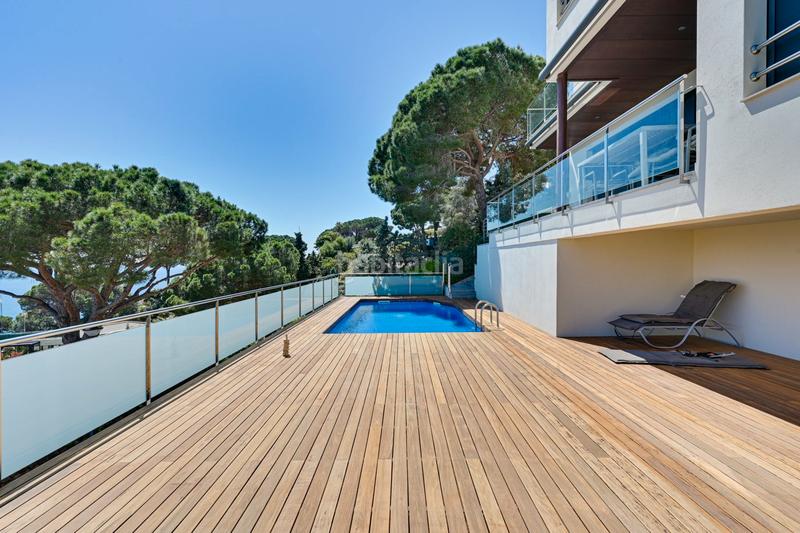 Foto 8c4774cd-b116-4f7b-8264-831703ad42be. Casa con riscaldamento parcheggio piscina in Canyelles Lloret de Mar