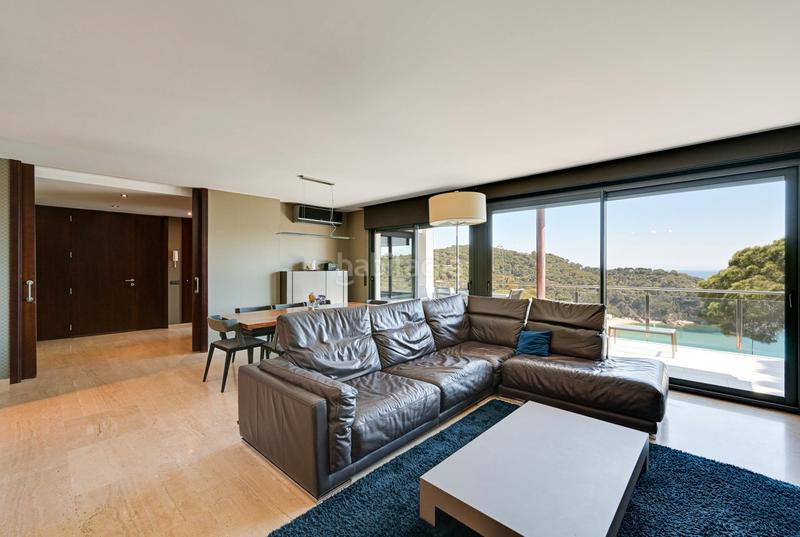 Foto eaff0f3e-0e11-4357-94f8-91250a39fb2d. Casa con riscaldamento parcheggio piscina in Canyelles Lloret de Mar