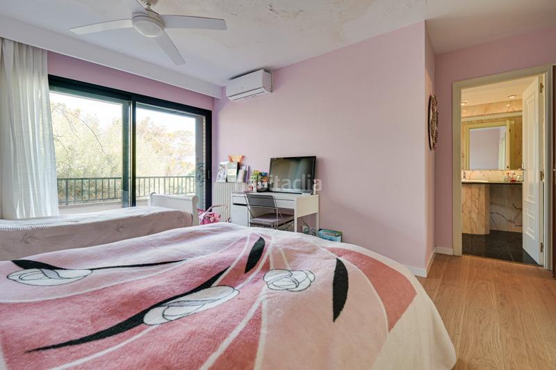Foto 4e12fdd7-e210-4ae5-9ac9-3dd4d7adc32c. Casa adossada amb xemeneia calefacció aparcament piscina a Lloret de Mar