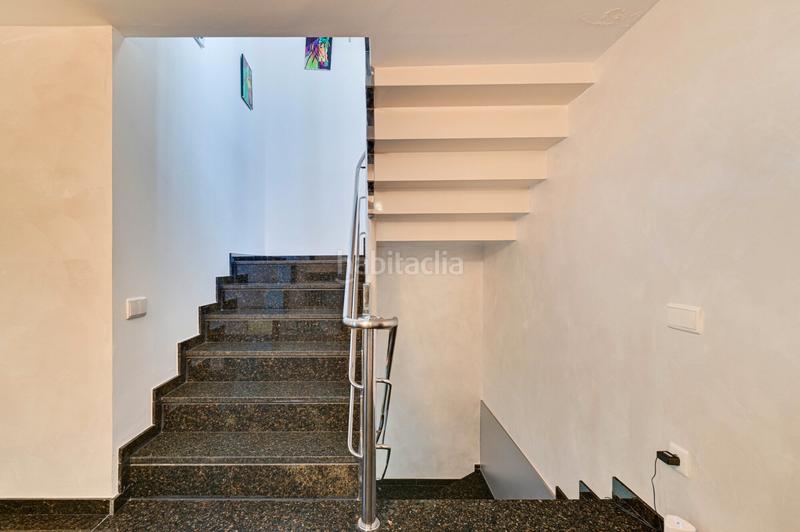 Foto e43926e8-6bef-48b9-aecd-8960776f2cc7. Casa adossada amb xemeneia calefacció aparcament piscina a Lloret de Mar