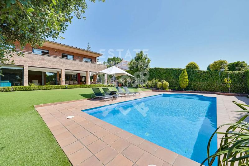 Foto 4c80461d-a704-41e8-a0b4-483cdeada7ea. Maison avec chauffage parking piscine dans Teià