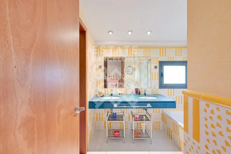 Foto 99fcfc7b-f152-4efd-9ba8-6092a11ed055. Maison avec chauffage parking piscine dans Teià