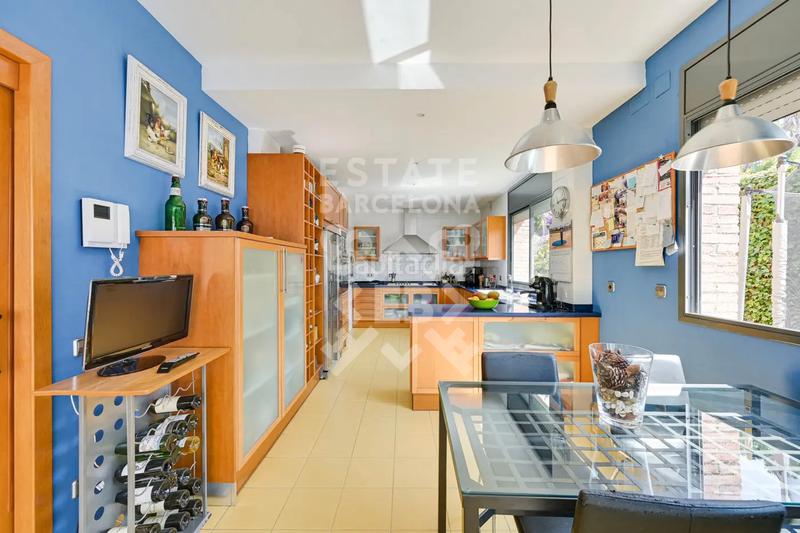 Foto aba772ed-5388-4b70-b2f9-47e70aefda6a. Maison avec chauffage parking piscine dans Teià