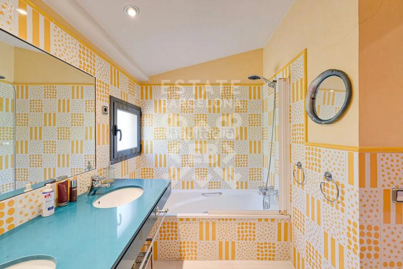 Foto aef707d7-d962-4d7e-b42d-43fc72249f4f. Maison avec chauffage parking piscine dans Teià