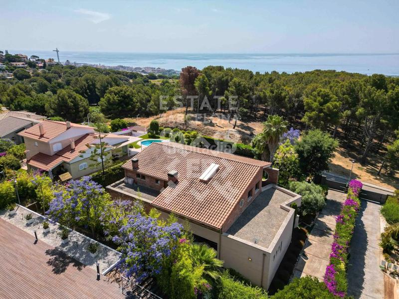 Foto c3d4be08-bf0e-4317-abfc-a9c8b1c96c5a. Maison avec chauffage parking piscine dans Teià