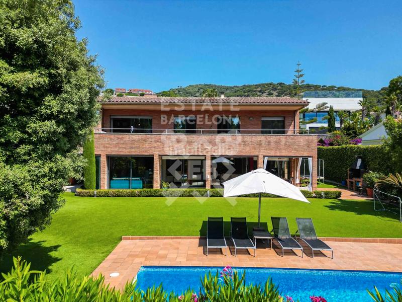 Foto f51f19ba-6c53-462d-be78-698d8cfcc2e0. Maison avec chauffage parking piscine dans Teià