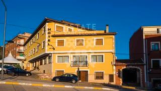 Edificio en Elche de la Sierra. Hotel en albacete