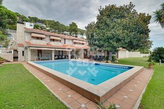 Casa  Carrer de la cala. Casa con vistas al mar