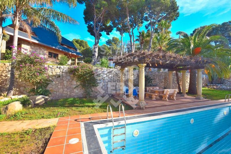 Foto e7809d18-cae6-43dc-97fa-33cb8c415e40. Haus mit heizung parking pool in Covamar Salou