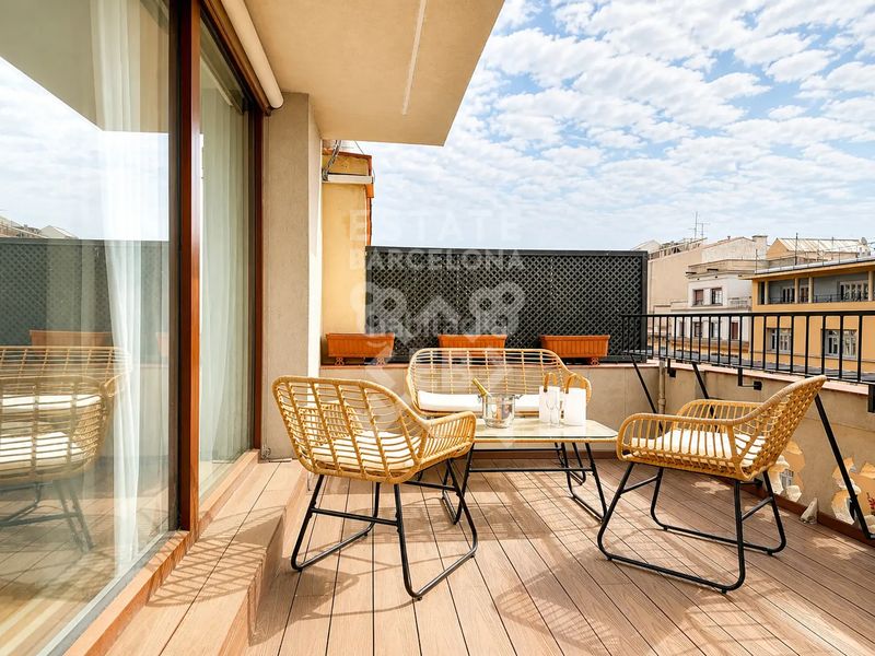 Foto dda8c00b-60e8-4d09-a358-a36a39c23f6f. Àtic a Dreta de l´Eixample Barcelona