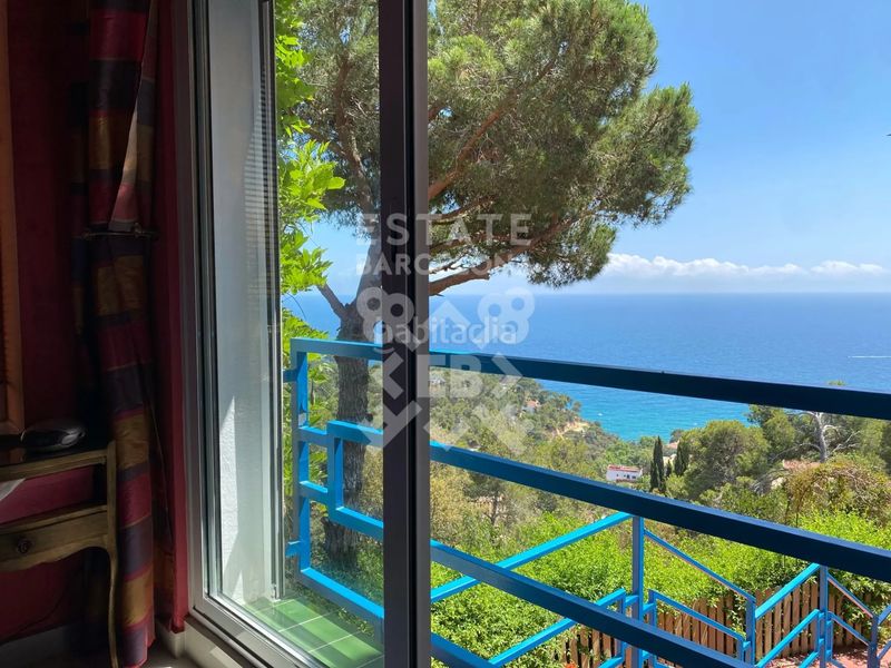 Foto 4f895d63-0f18-43b2-834d-3a1a10453fad. Casa amb calefacció aparcament piscina a Santa Maria de Llorell Tossa de Mar