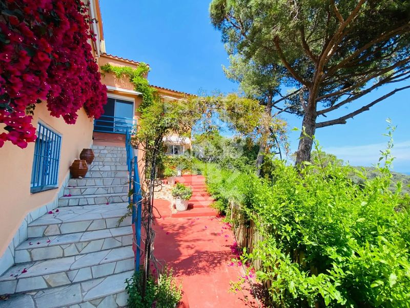 Foto 551f2049-d0e6-4fad-94ca-0a9a811391f8. Casa amb calefacció aparcament piscina a Santa Maria de Llorell Tossa de Mar