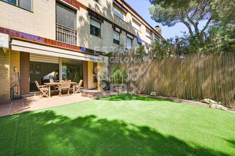 Foto 8cb77f86-a478-4155-ac8a-68fecc538802. Casa adossada amb calefacció aparcament piscina a Mataró