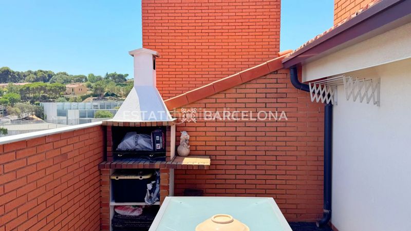 Foto c9597071-f133-4759-b15e-2745cbf0c21a. Àtic amb calefacció aparcament piscina a Fenals Lloret de Mar